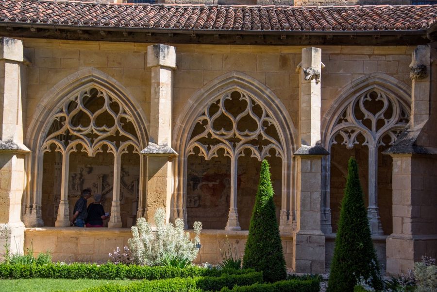 Cloître de Cadouin – arcades exterieures