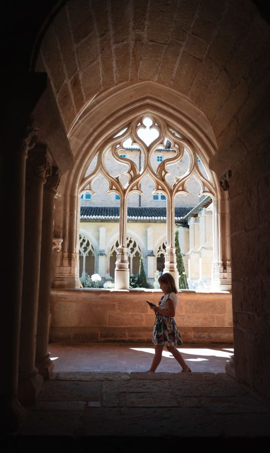 Cloître de Cadouin – arcades enfants