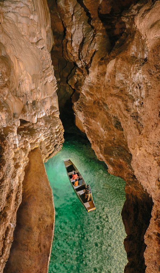 goffre_de_padirac_barque