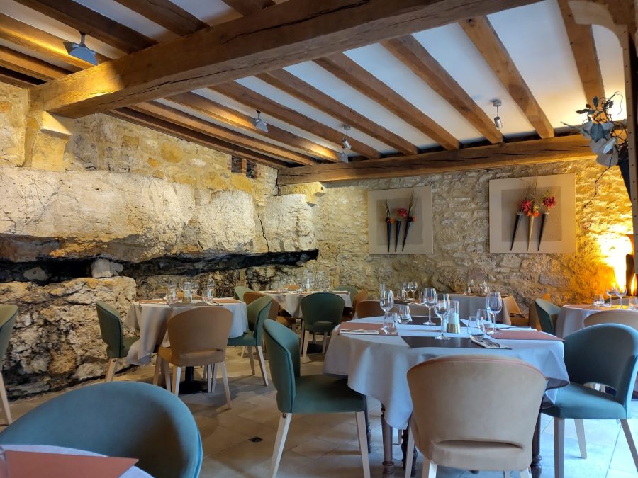 Périgord noir vallée Dordogne La Petite Tonnelle salle de restaurant