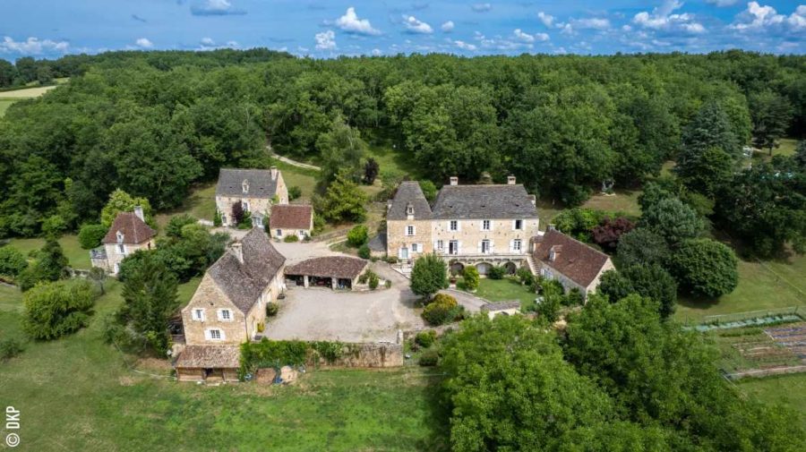 Perigord Noir Vallée Dordogne village de gîtes domaine de bagnegrole vue aérienne (1)