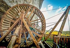 La Roque Saint-Christophe – Fort et Cité troglodytiques