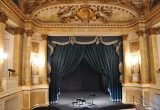 Théâtre : « Et pendant ce temps Simone veille! »