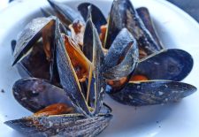 Repas moules-friles à Allas-Les-Mines