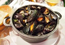 Repas moules-friles à Allas-Les-Mines